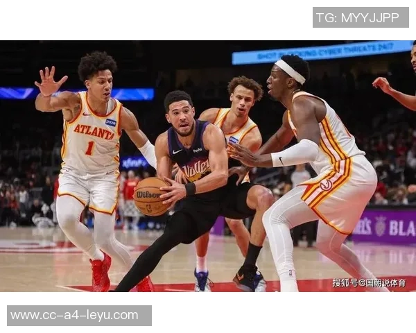 布克第三节火力全开砍下16分不幸崴脚提前离场球队急需他的回归