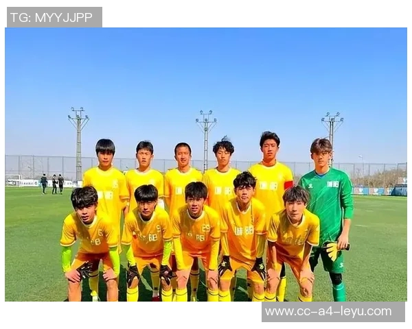 栾毅谈球队团结精神在逆境中拼搏取得宝贵一分的艰辛历程