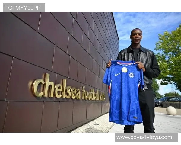 荷兰队官方宣布补招斯特拉斯堡22岁前锋埃梅加加入国家队